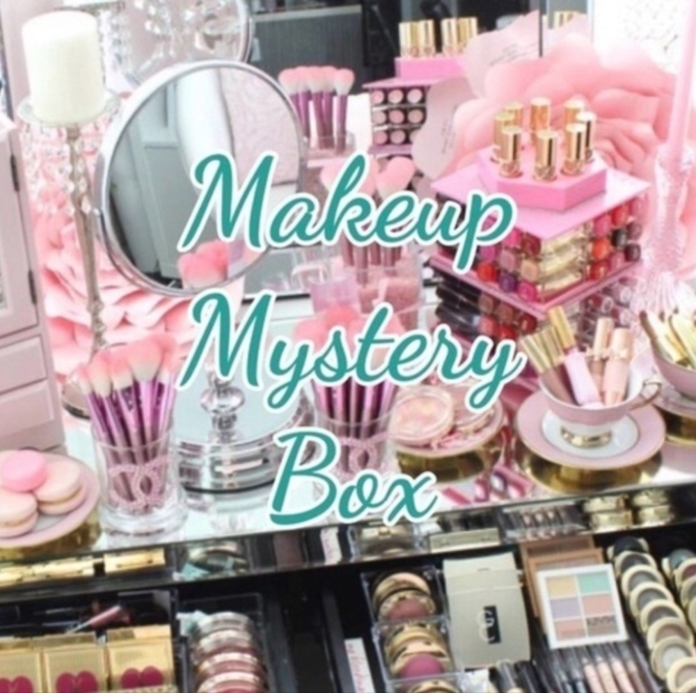 Makeup/Skincare Mystery Box/ 9 FULL SIZE ITEMS/ 2 BOX ONLY AVAILABLE 🥰